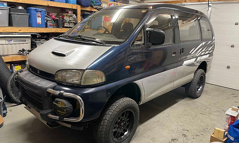 1995 Mitsubishi Deli...