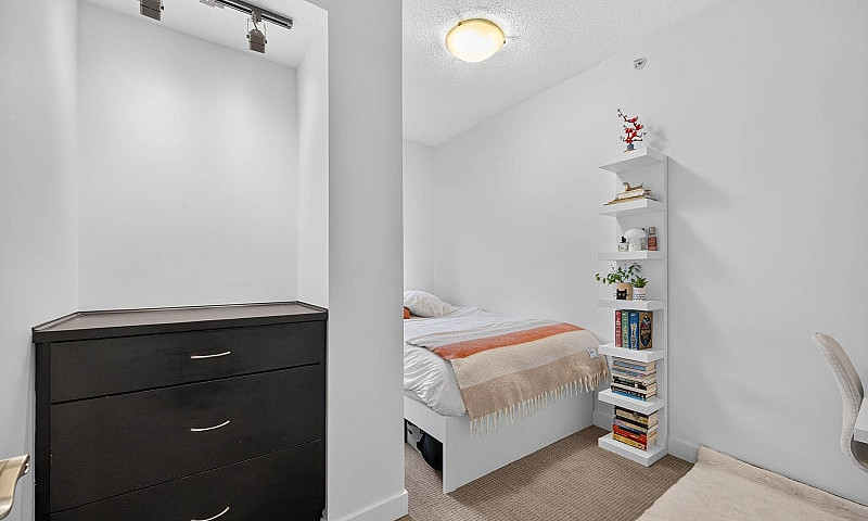 Beautiful Two Bedroo...
