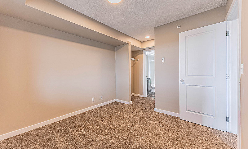 Top Floor 3 Bedroom ...