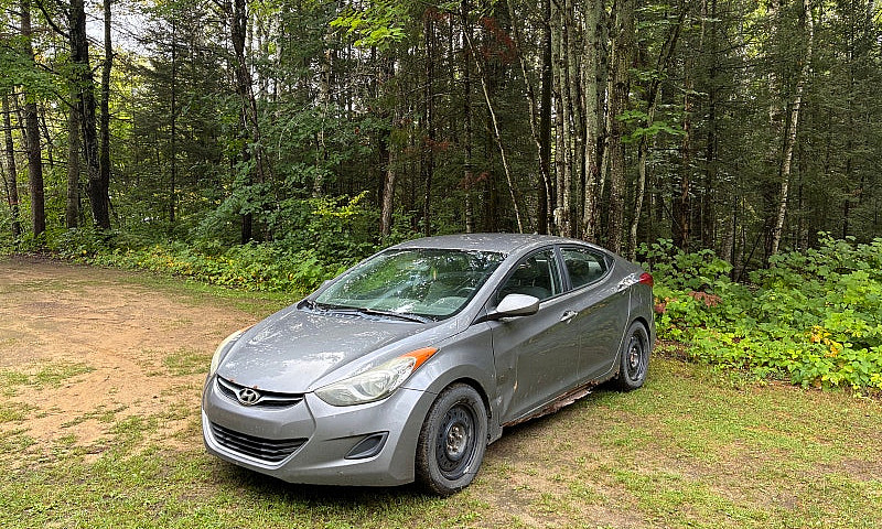 Hyundai Elantra 2012...