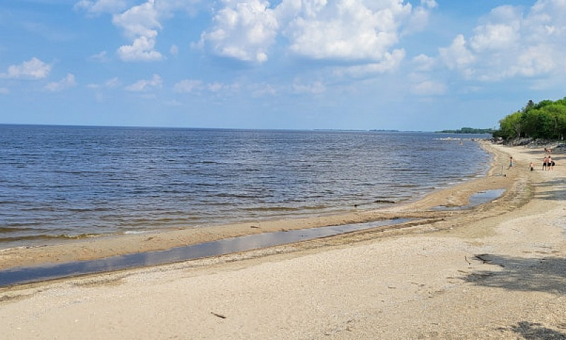 Lake Winnipeg Buildi...