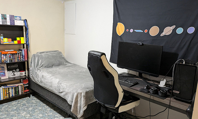 Bachelor Suite For R...