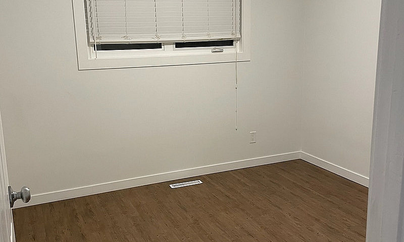 Newly Renovated 3 Be...