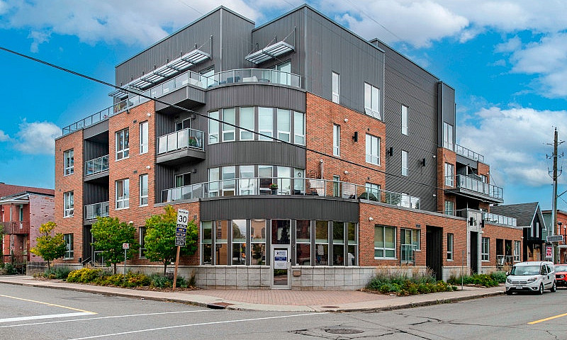 1 Bed + 1 Bath Condo...