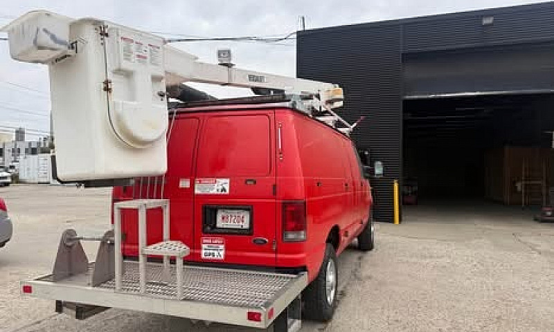 2014 Ford E350 Bucke...