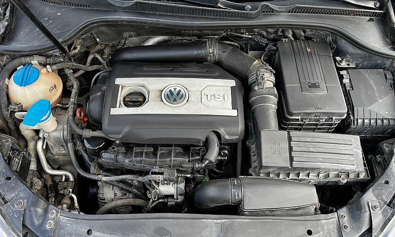 2012 Volkswagen Golf...