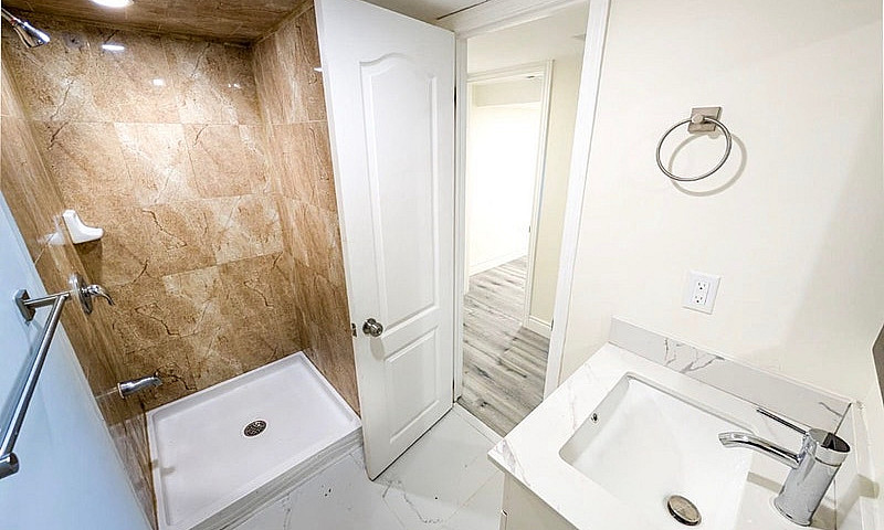 1 Bedroom Basement F...
