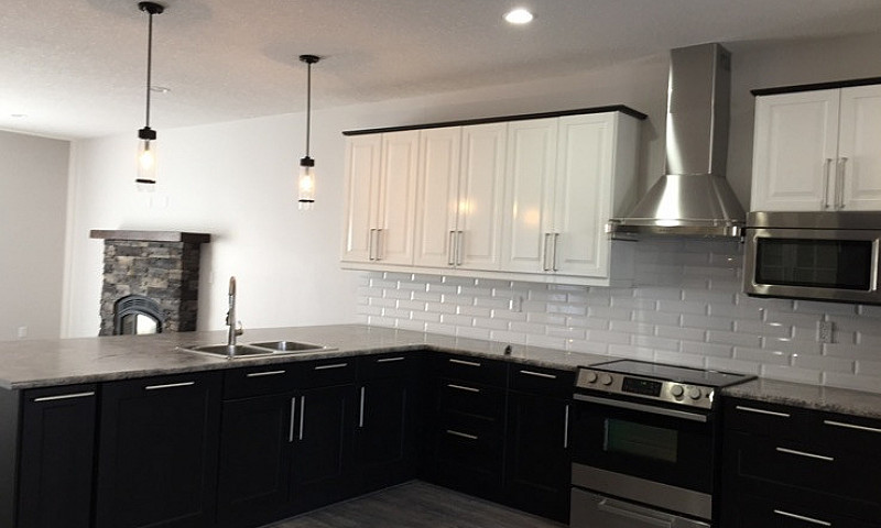 Acreage Home For Ren...