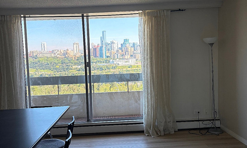University 2Br, 2 Ba...