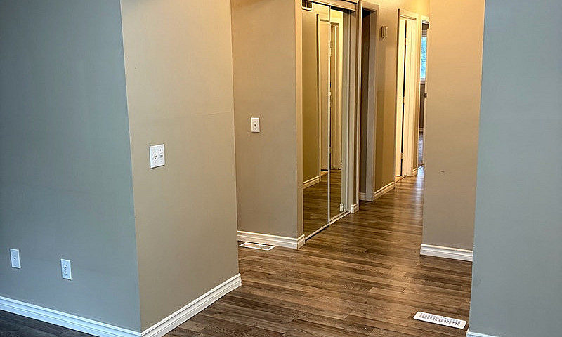 2 Bedroom Rundle Apa...
