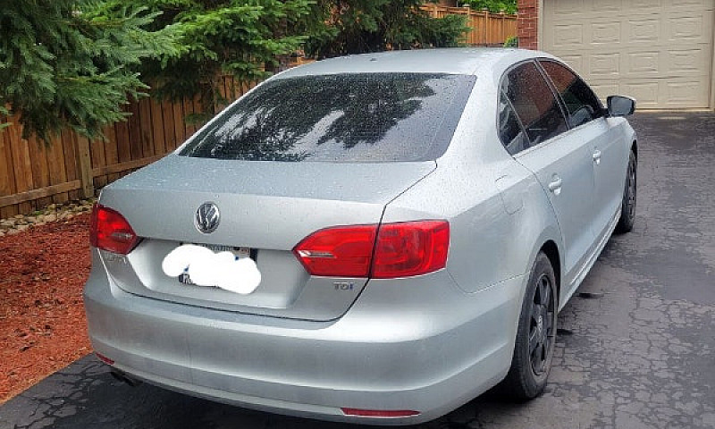 2013 Volkswagen Jett...