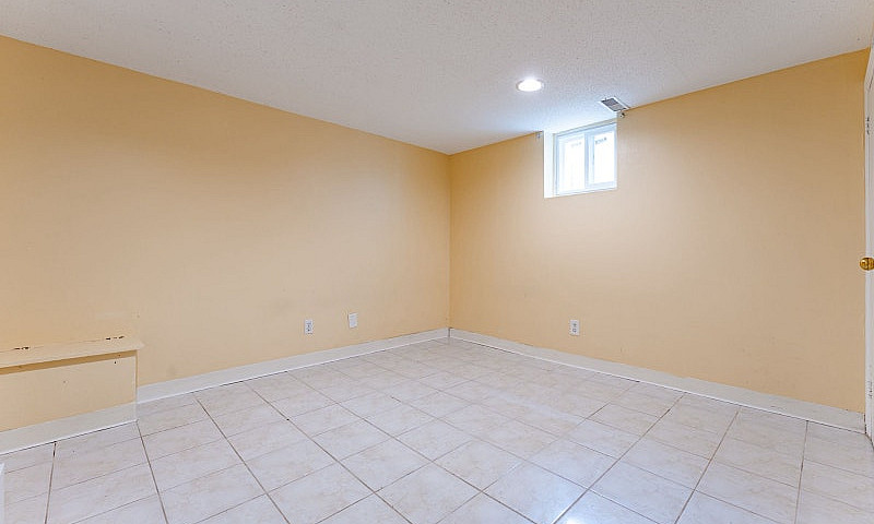 4-Bed Basement @Yong...