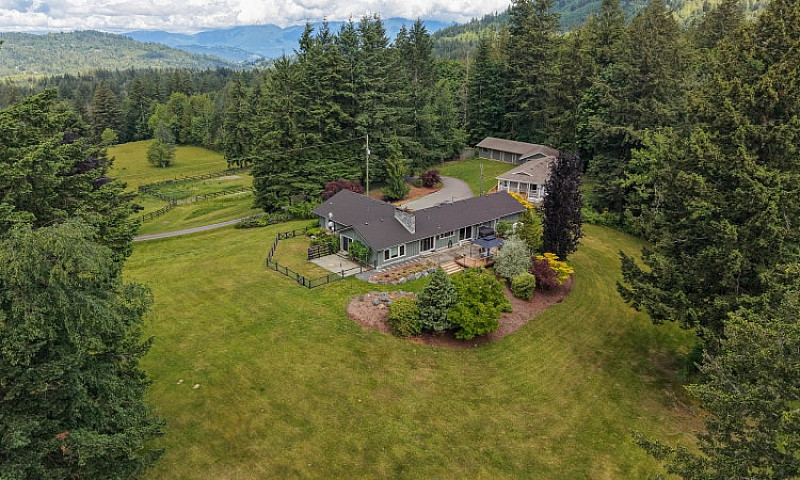 10.53 Acre Multi-Hom...