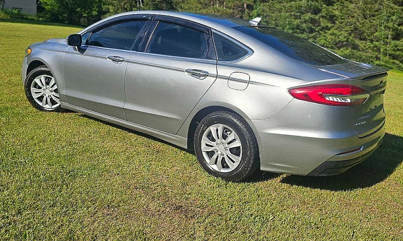 2020 Ford Fusion Tit...