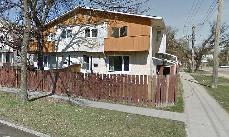 3Br Townhouse W Yard...