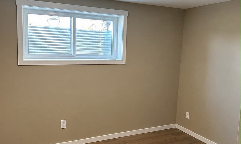 Newly Renovated 2-Be...