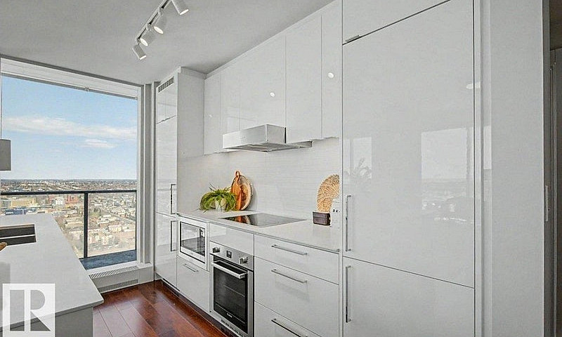 2 Bed / 2 Bath Corne...