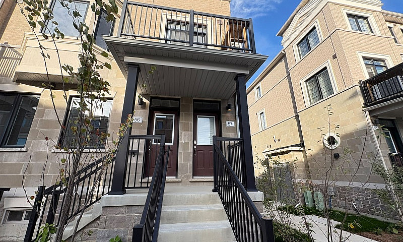 3 Bedroom Corner Tow...