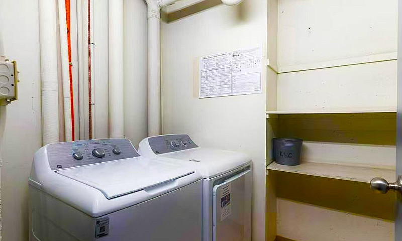 Dt 1 Bedroom+1 Den F...