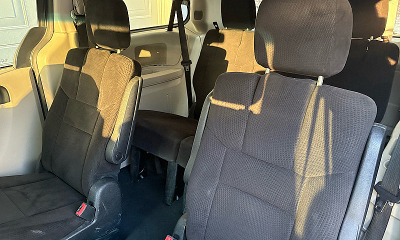 2017 Dodge Caravan...