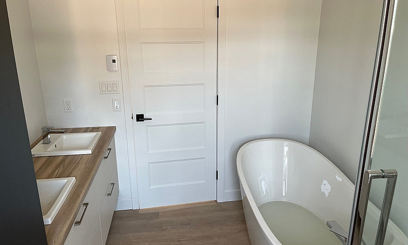 Logement 4  1/2 Neuf...