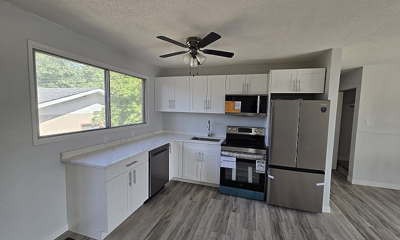  4 Bedrooms • 2 Bath...