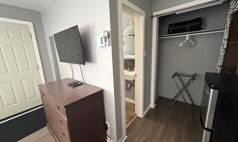 Bachelor Motel Room ...