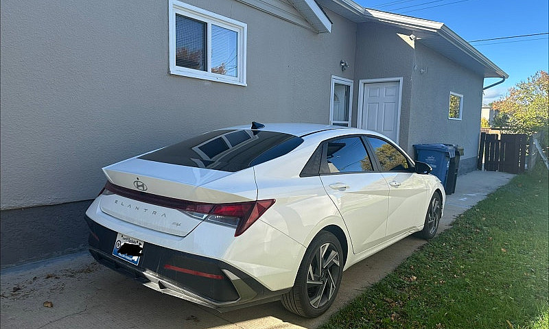 Hyundai Elantra 2025...