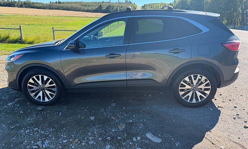 2020 Ford Escape Tit...