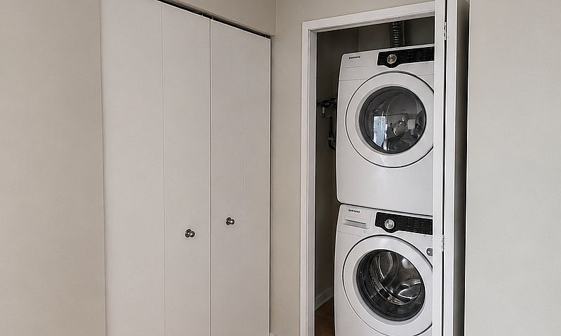 Fully Furnished Apar...