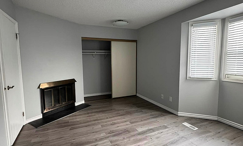 Townhouse In South E...