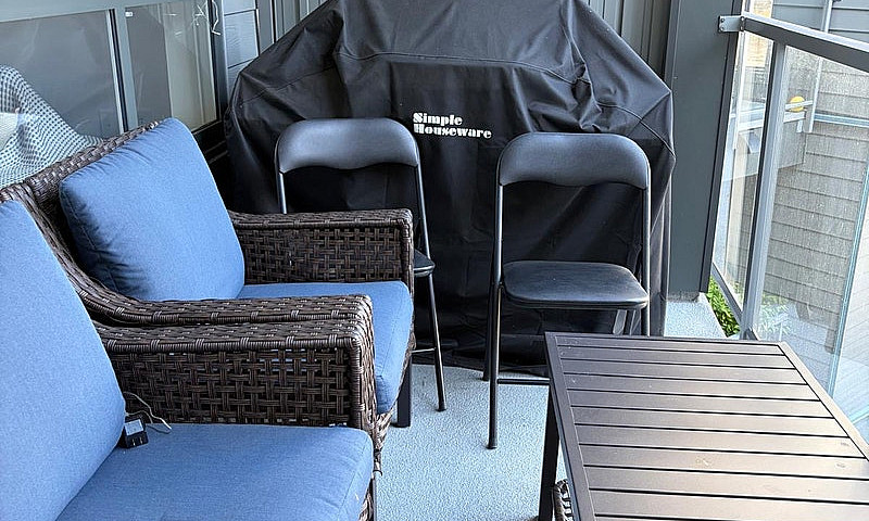 1 Bedroom & 1 Den Co...