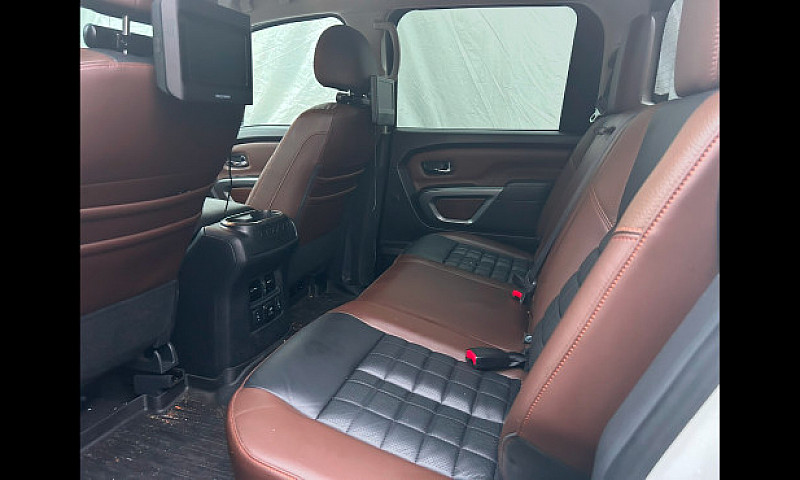 2018 Nissan Titan Pl...