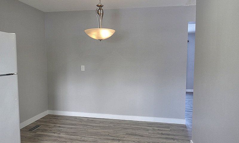 Sunny And Spacious H...