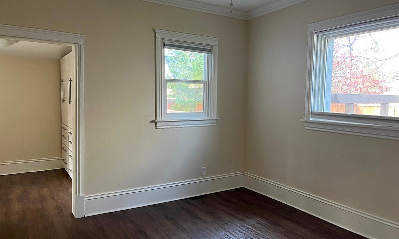 Gorgeous 1 Bedroom +...