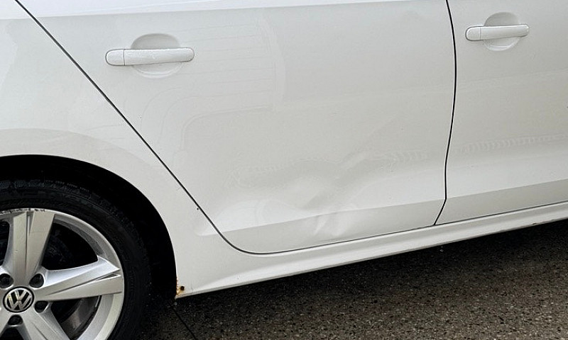 2011 Volkswagen Jett...