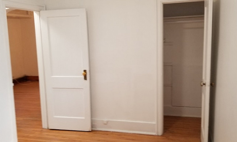 Large & Renovated Su...