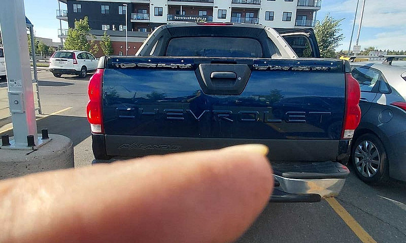 2004 Chevy Avalanche...