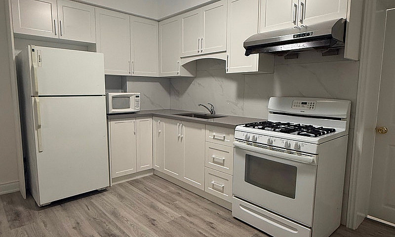 New Renovated 1St Fl...
