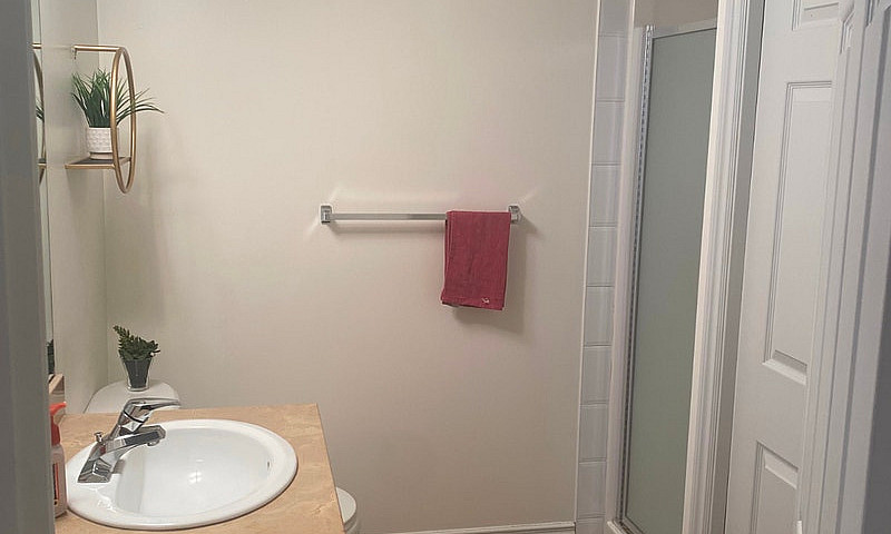 2 Beds 2 Baths Apart...
