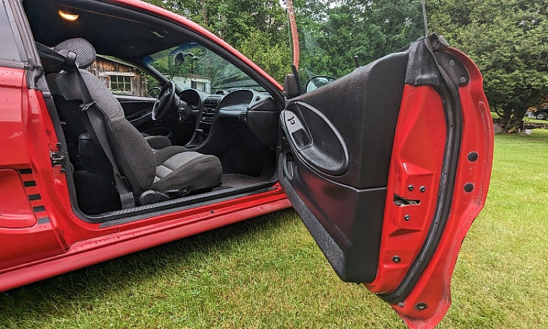 1995 Ford Mustang Gt...