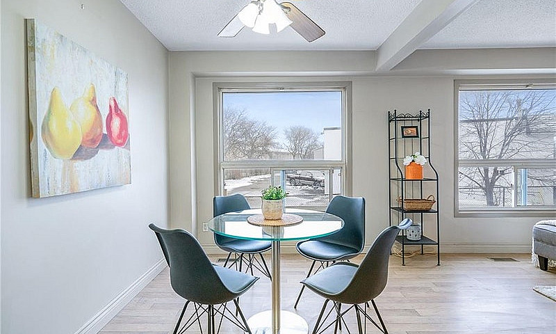 3 Beds,2 Bath,Finish...