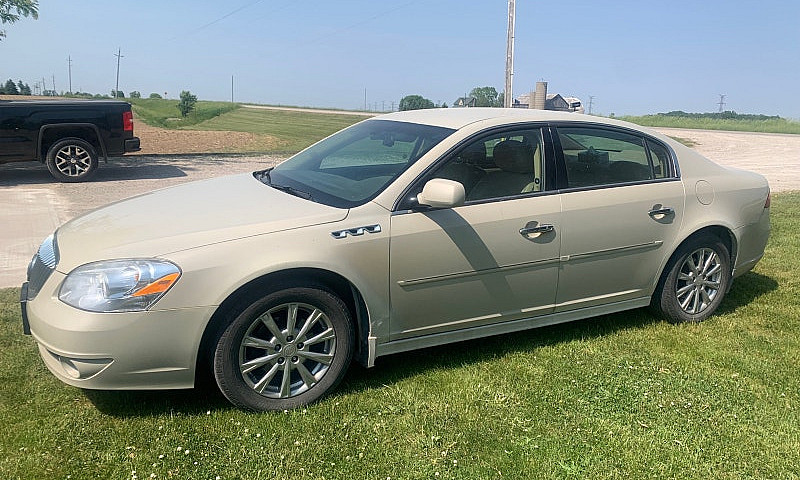 Buick Lucern $2800...