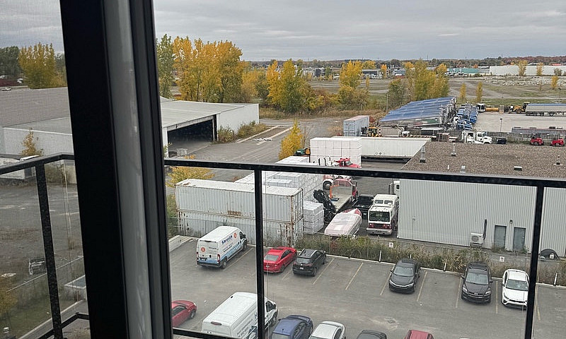 Condo À Louer...