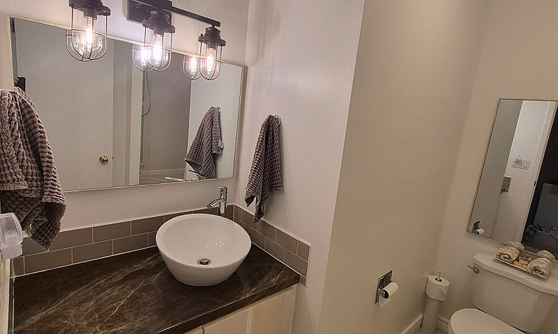 Spacious, Updated 3-...