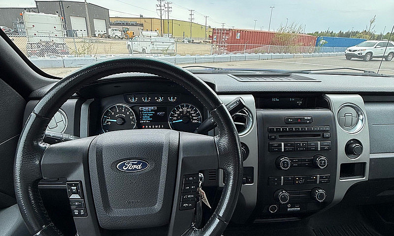 2011 Ford F150 4X4 5...