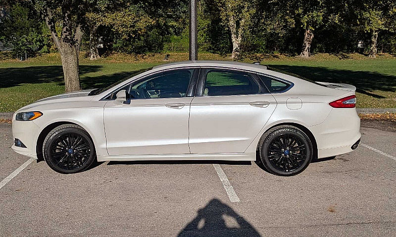 2014 Ford Fusion Se ...