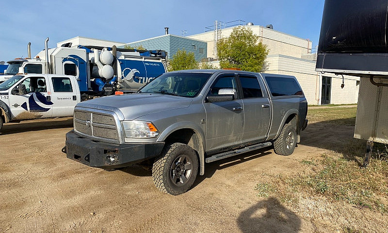 2012 Dodge Limited 3...