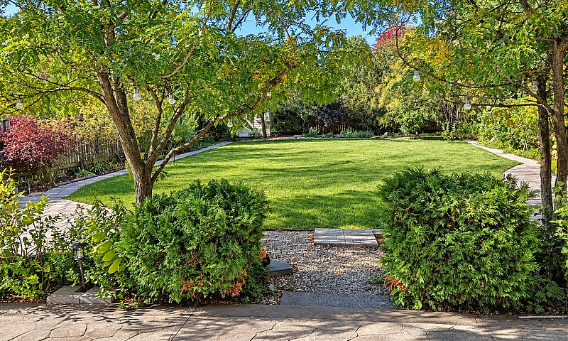 Spacious 4+1 Br Home...