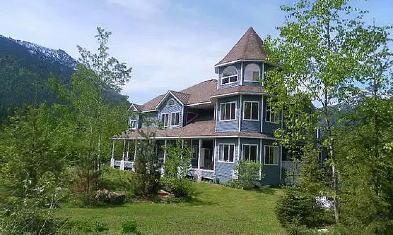 Country Victorian-35...